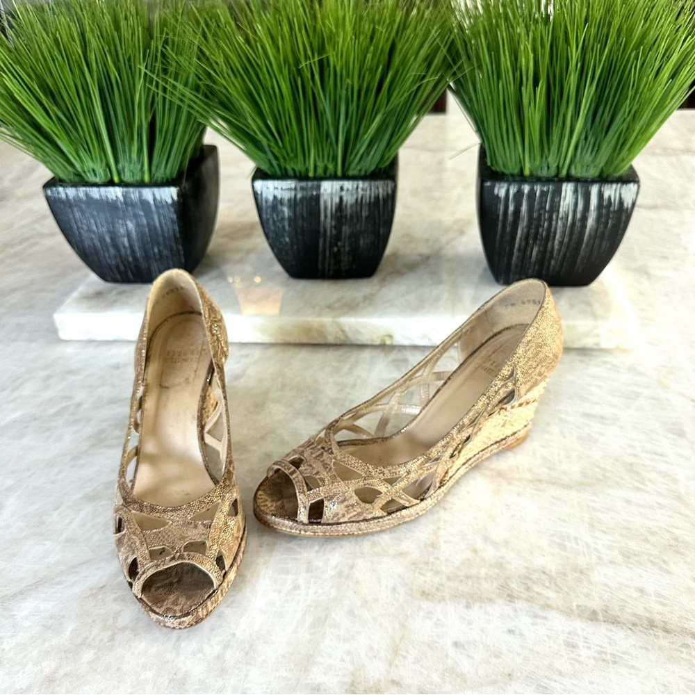 Stuart Weitzman  wedge sandals Gold 8